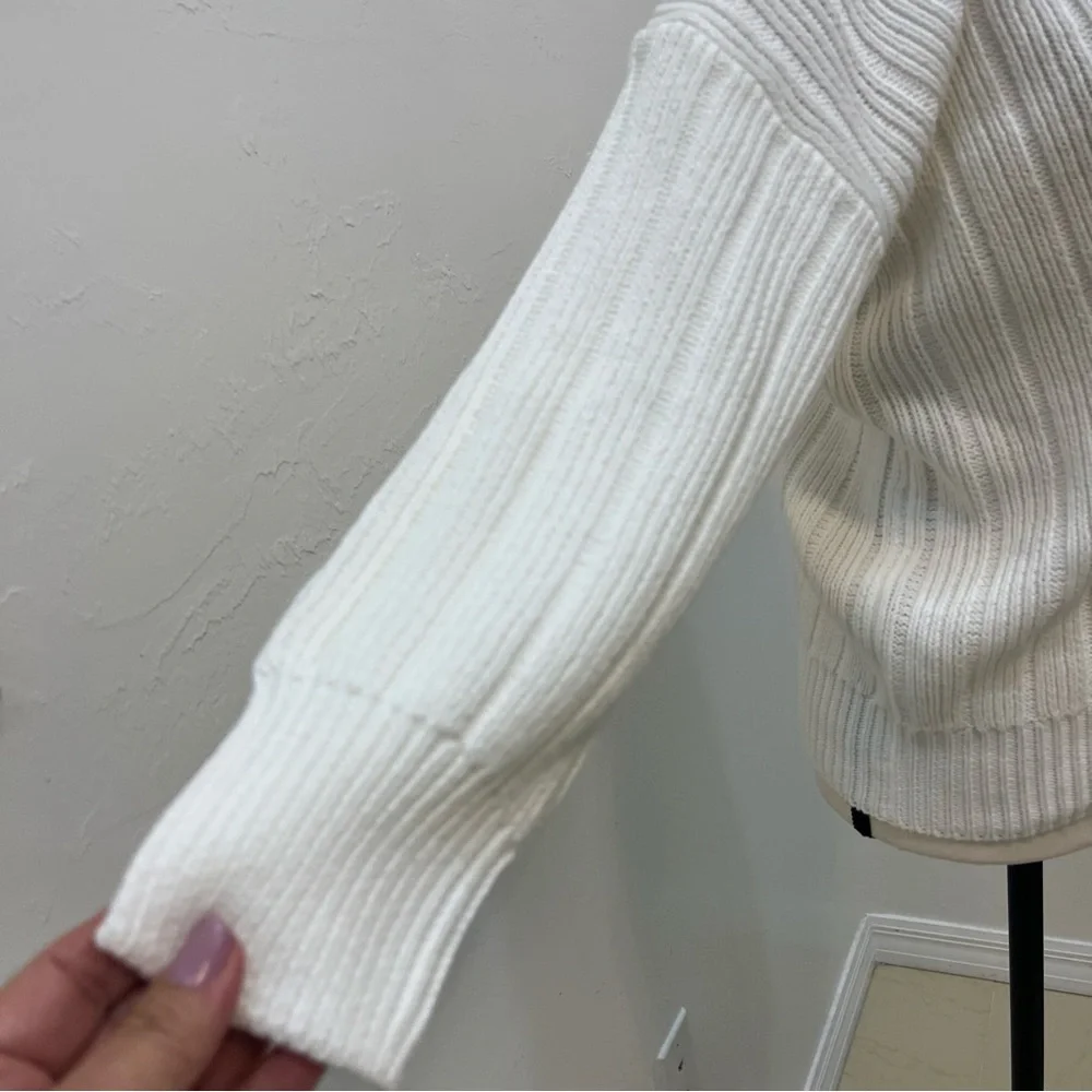 In Between Women White Knit Sweater Size S Oversized‎